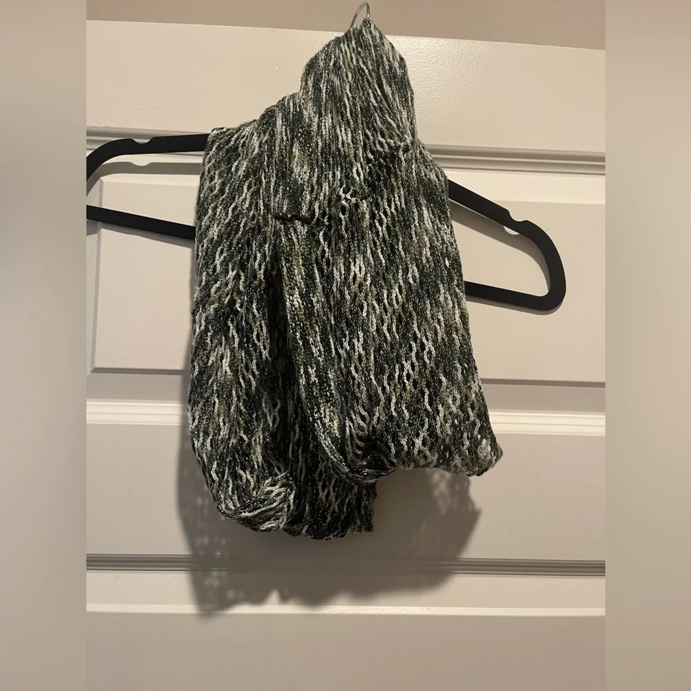 NWOT 🪎Vintage Steve Madden Knit Infinity Loop Scarf